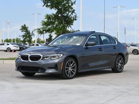 Used 2020 BMW 330i xDrive Sedan w/ Premium Package AWD/4WD image 5