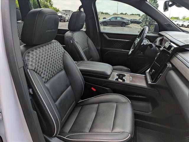 Used 2025 GMC Acadia Denali FWD image 14