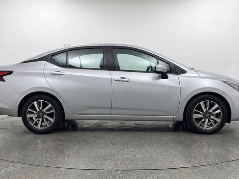 Used 2025 Nissan Versa SV FWD image 11