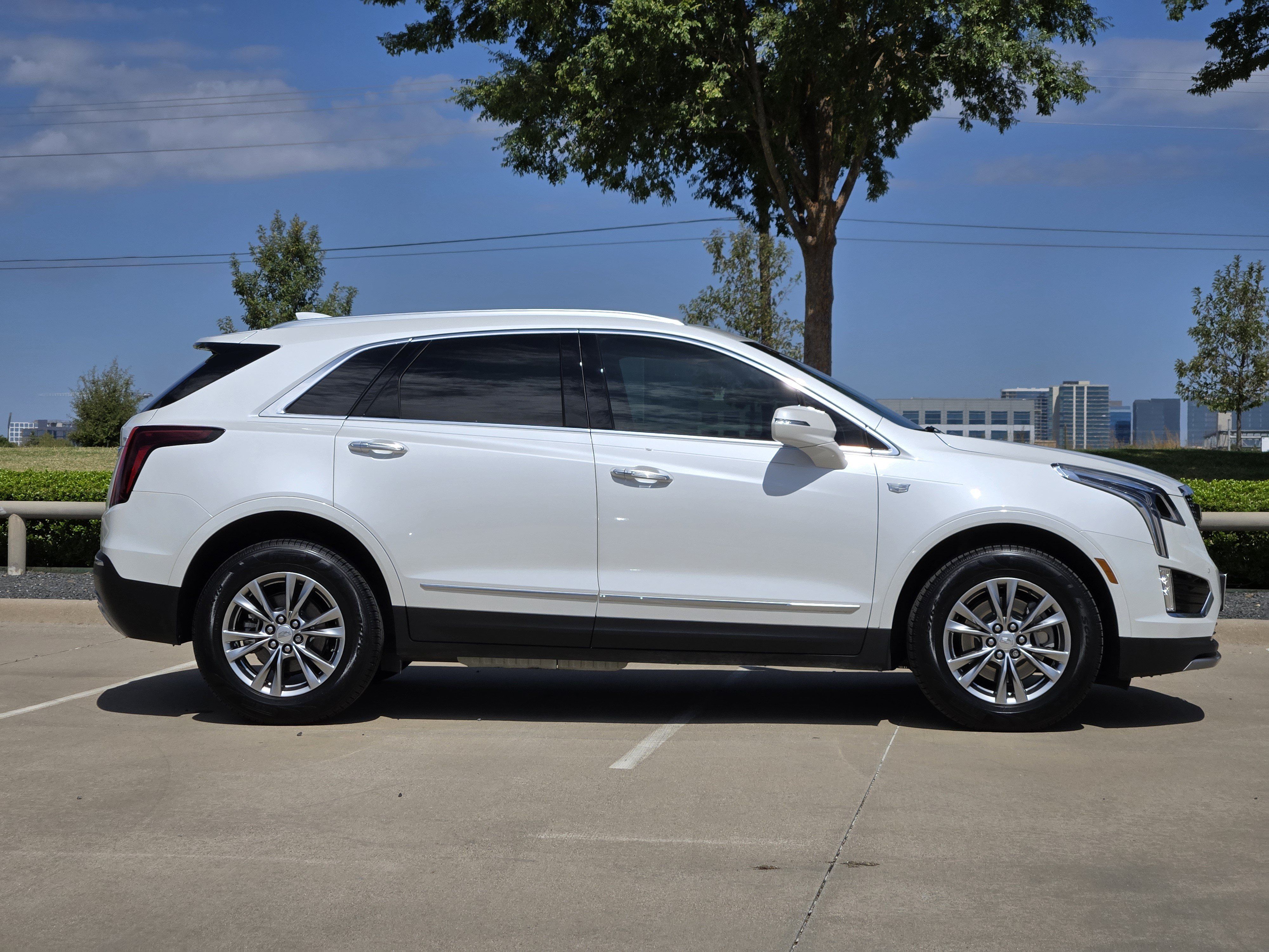 Used 2020 Cadillac XT5 Premium Luxury FWD image 6