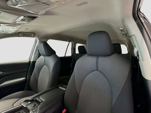 Certified 2025 Toyota Grand Highlander FWD image 18