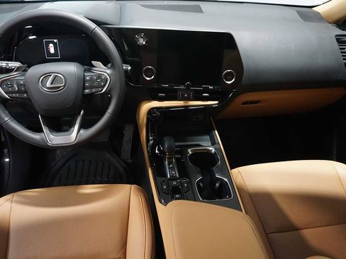 Used 2025 Lexus NX 250 FWD image 10