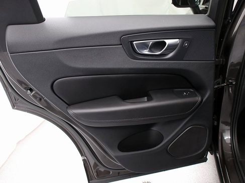 Used 2023 Volvo XC60 B5 Plus w/ Protection Package Premier image 25