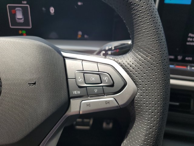 New 2026 Volkswagen Tiguan SE R-Line FWD image 27