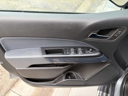 Used 2022 Chevrolet Colorado Z71 image 9