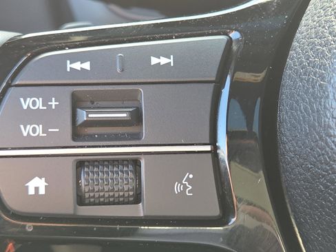 Used 2025 Honda Pilot TrailSport image 22