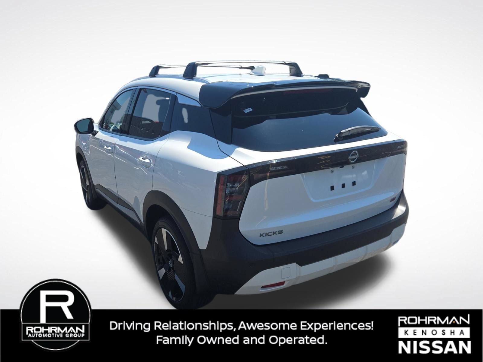 Certified 2025 Nissan Kicks SR FWD image 3