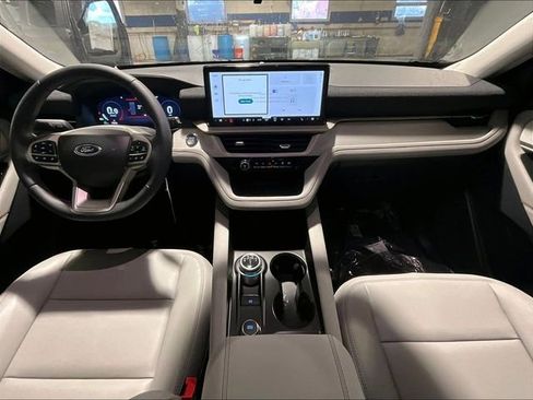 New 2026 Ford Explorer Active w/ Active Comfort Package image 6