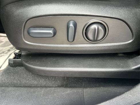 Used 2023 Chevrolet Equinox RS image 16