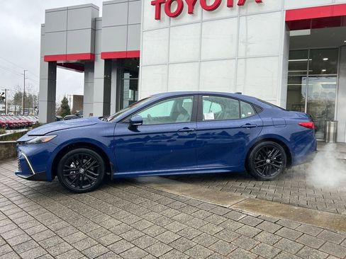 New 2026 Toyota Camry SE image 2