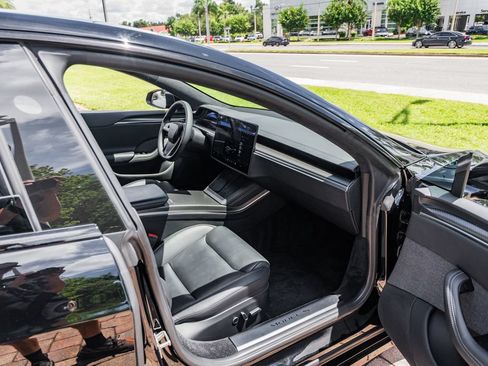Used 2023 Tesla Model S Plaid AWD/4WD image 32