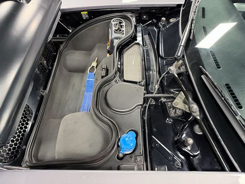 Used 2006 Ford GT RWD image 13