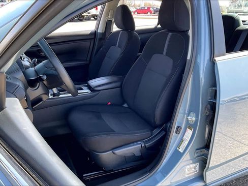 Used 2024 Nissan Sentra SV image 7