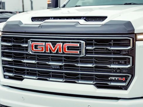 Used 2025 GMC Sierra 2500 AT4 image 64