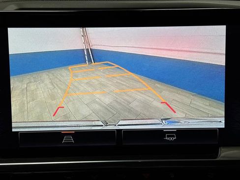 Used 2024 GMC Sierra 1500 Elevation image 9