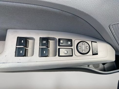 Used 2020 Hyundai Elantra SEL FWD image 17
