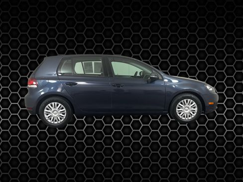 Used 2012 Volkswagen Golf 4-Door image 5