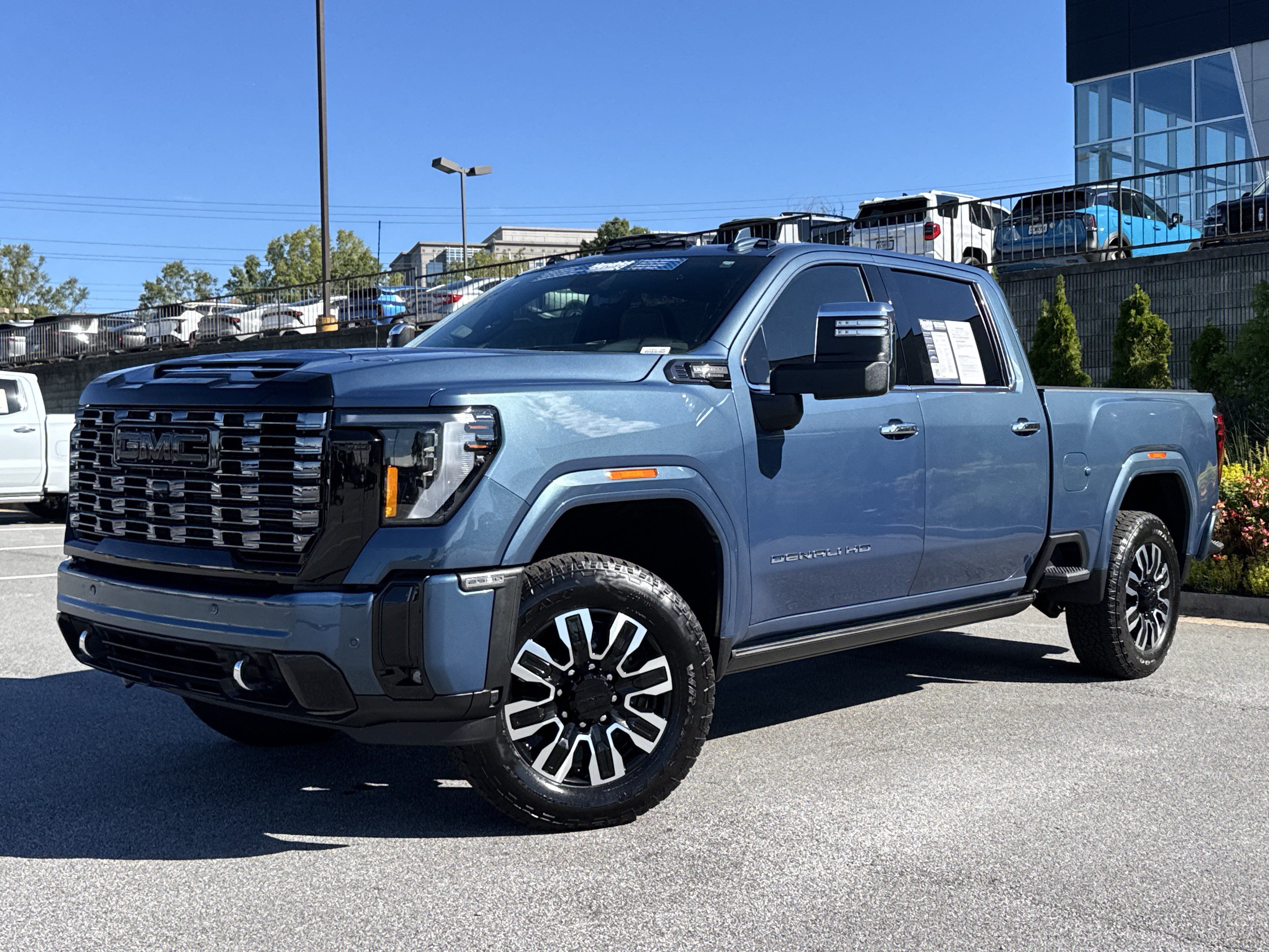 Used 2025 GMC Sierra 2500 Denali Ultimate AWD/4WD image 5