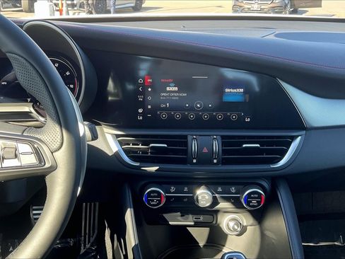 New 2025 Alfa Romeo Giulia w/ Driving Assist Package image 7