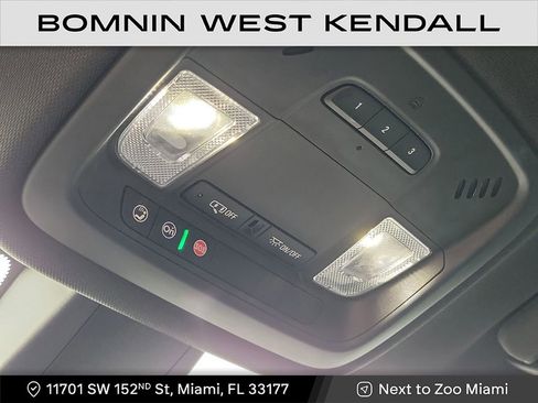 Used 2023 Chevrolet Traverse LT image 22