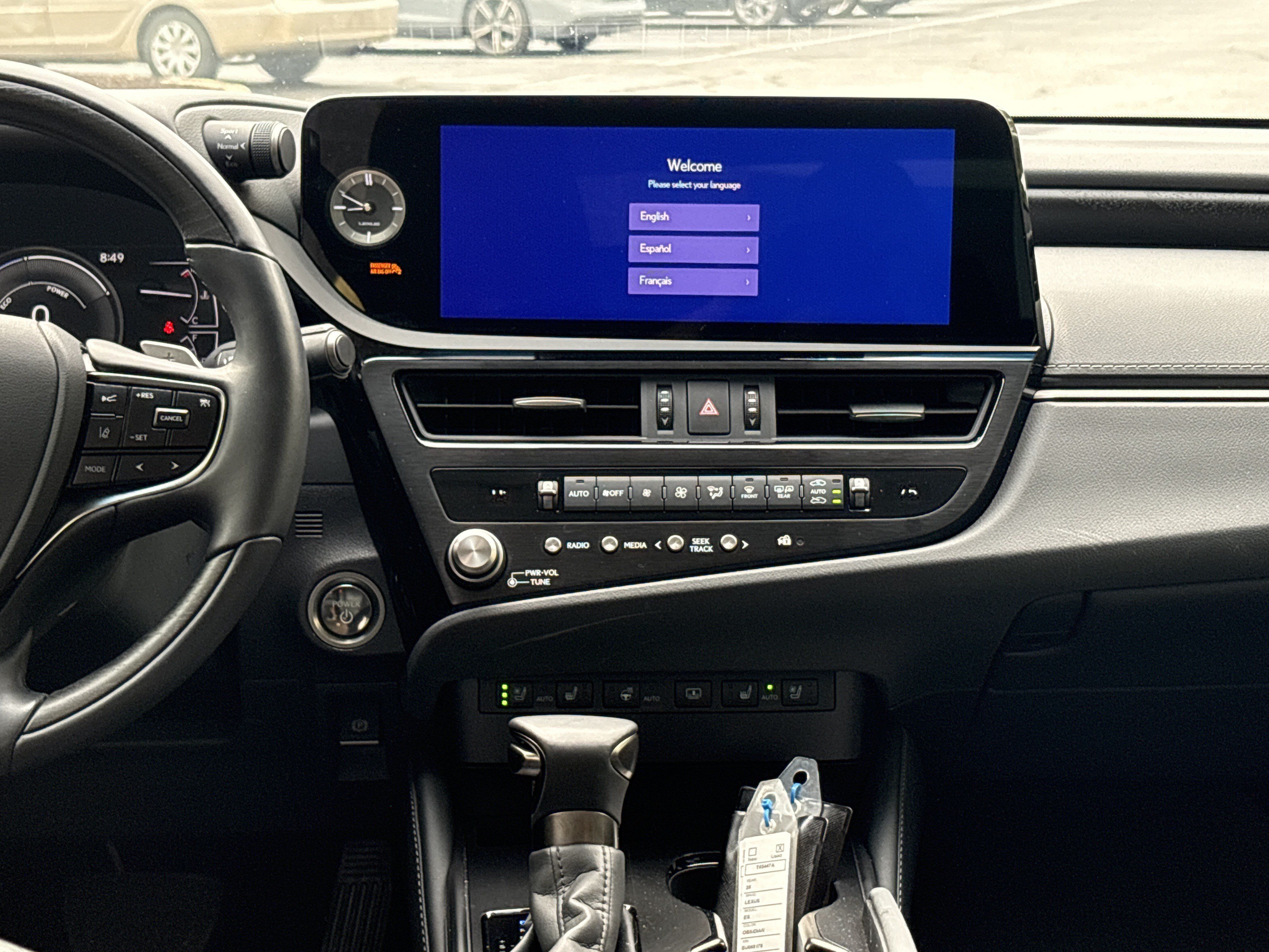 Used 2025 Lexus ES 300h w/ Luxury Package FWD image 30