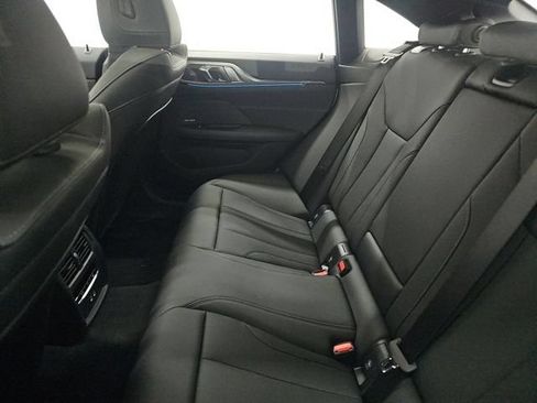 Used 2025 BMW i4 eDrive40 RWD image 9