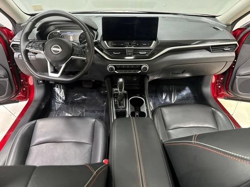 Used 2023 Nissan Altima 2.5 SR w/ SR Premium Package FWD image 11