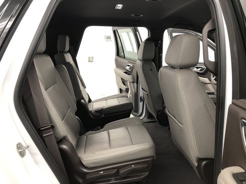 Used 2022 Chevrolet Tahoe Z71 w/ Off-Road Capability Package image 10