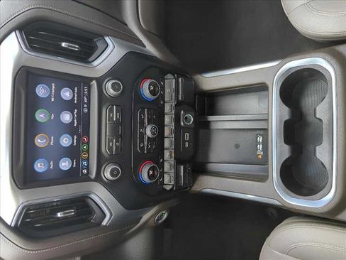 Used 2022 Chevrolet Silverado 2500 LTZ w/ LTZ Convenience Package image 18