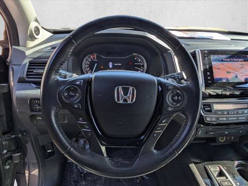 Used 2017 Honda Pilot Touring image 19