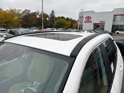 New 2025 Toyota RAV4 XLE image 15