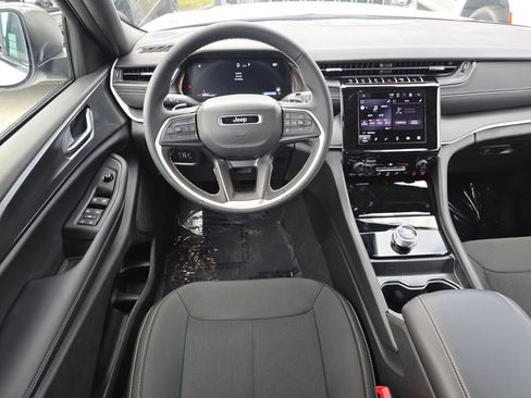 New 2026 Jeep Grand Cherokee Laredo RWD image 10
