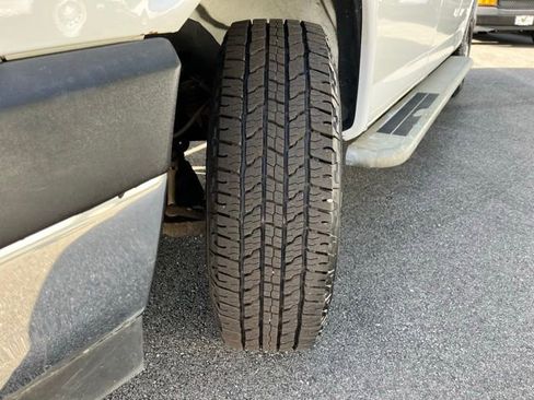 Used 2022 Chevrolet Express 2500 w/ Driver Convenience Package image 14