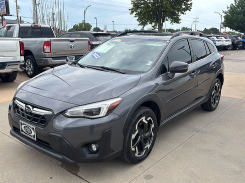 Used 2022 Subaru Crosstrek 2.5i Limited w/ Moonroof Package 2 AWD/4WD image 3