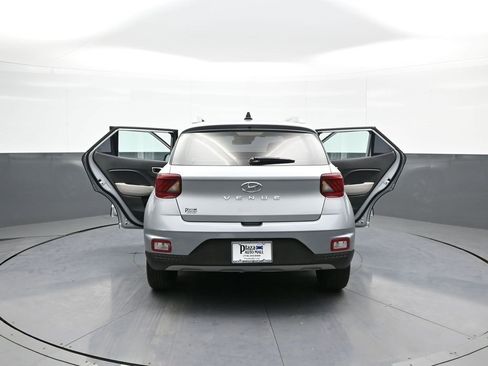 Certified 2021 Hyundai Venue SEL w/ Premium Package image 47