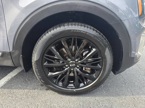 Used 2021 Kia Telluride SX w/ Towing Package FWD image 13