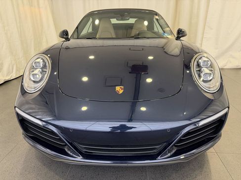 Certified 2018 Porsche 911 Carrera 4 image 6