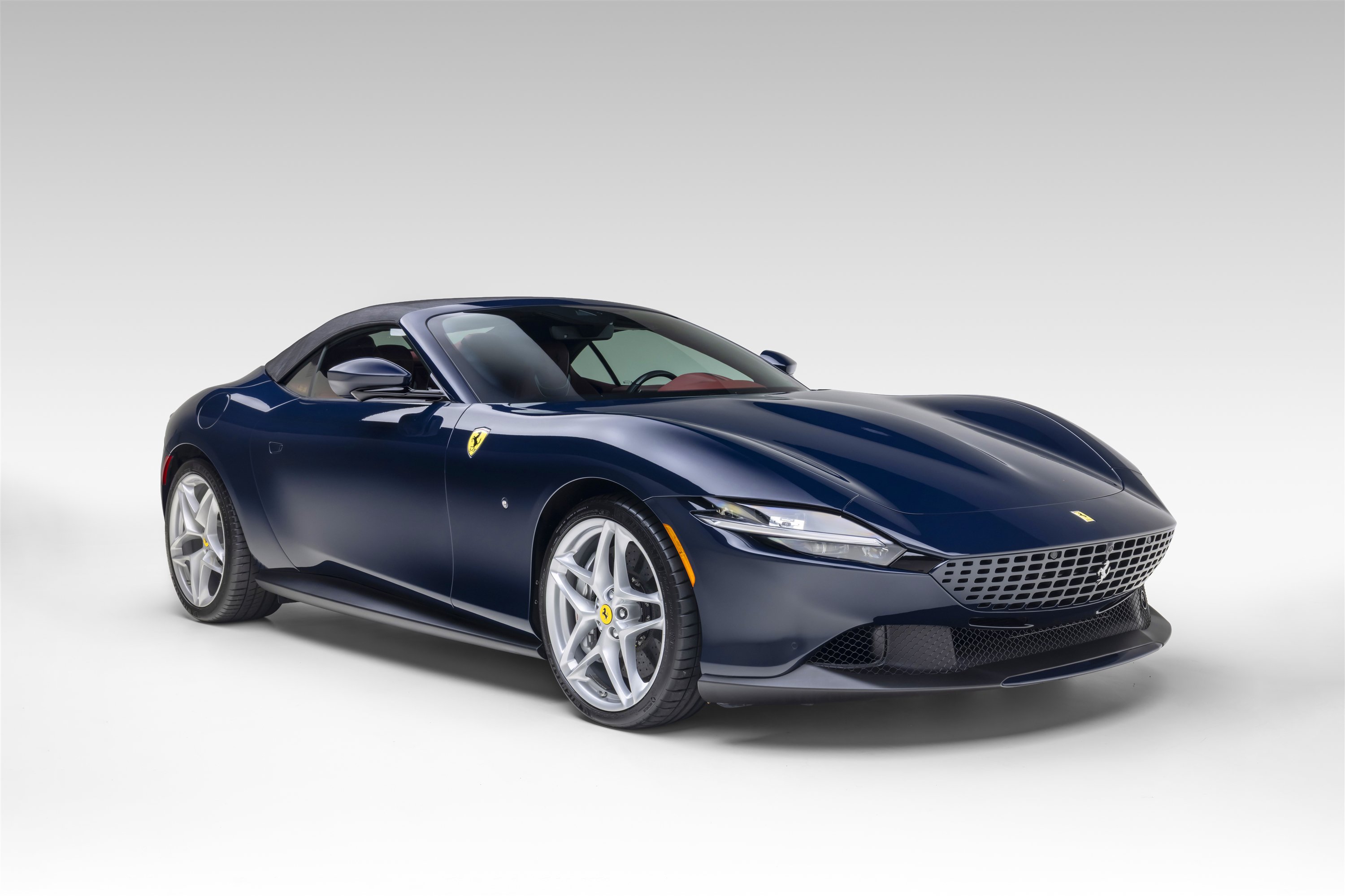 Certified 2024 Ferrari Roma Spider RWD image 14