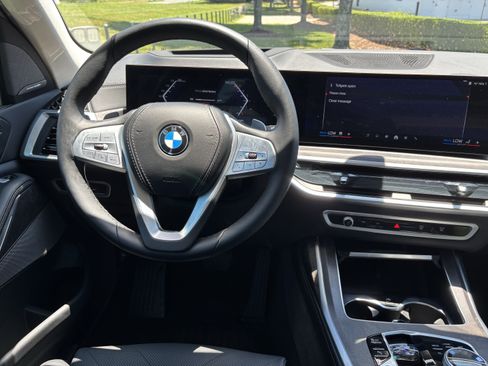 Used 2025 BMW X7 xDrive40i w/ Premium Package AWD/4WD image 30