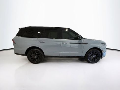 Used 2025 Lincoln Navigator Reserve w/ Jet Appearance Package image 8