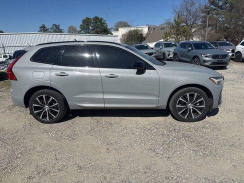 Used 2024 Volvo XC60 B5 Plus image 3