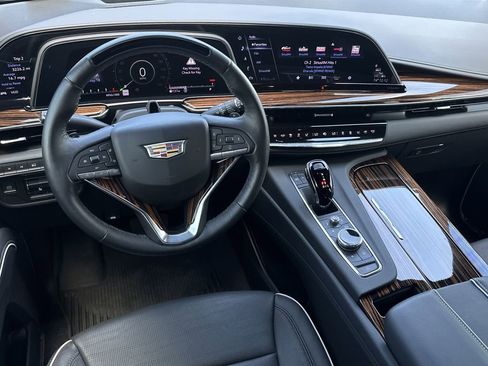 Used 2024 Cadillac Escalade ESV Premium Luxury w/ Performance Package AWD/4WD image 23