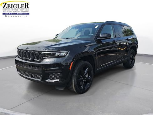 Used 2023 Jeep Grand Cherokee L Laredo AWD/4WD image 1
