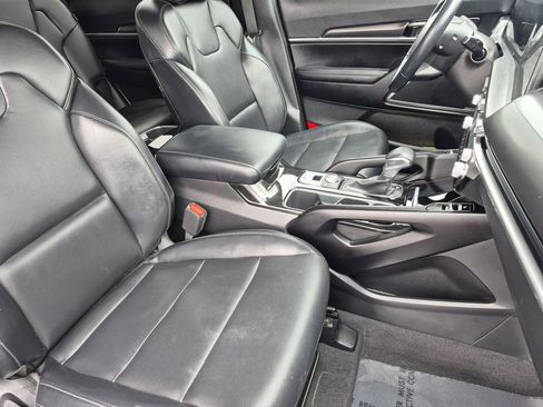 Certified 2024 Kia Telluride S w/ S Sunroof Package AWD/4WD image 17