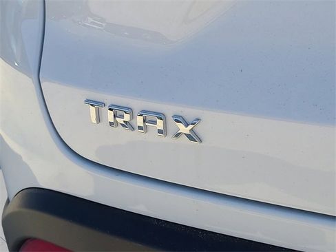 New 2026 Chevrolet Trax LT image 9