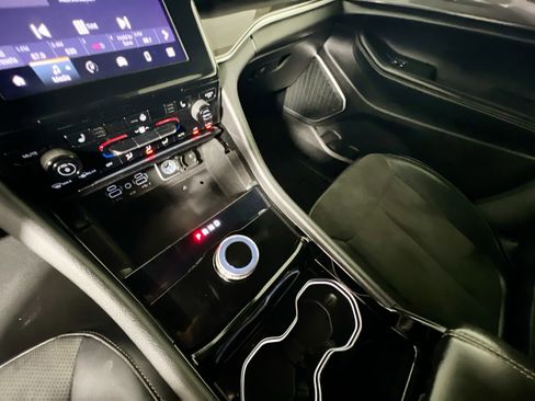 Used 2021 Jeep Grand Cherokee L Laredo image 26