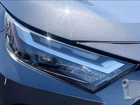 Certified 2025 Toyota RAV4 XLE AWD/4WD image 28