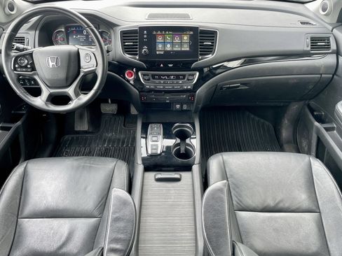 Used 2019 Honda Pilot Touring image 16