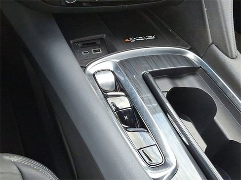 Used 2023 Buick Enclave Essence image 26