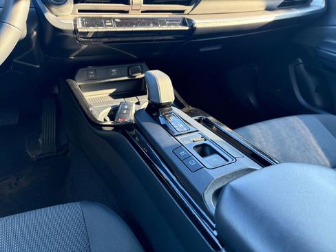 Used 2025 Toyota Prius LE image 39